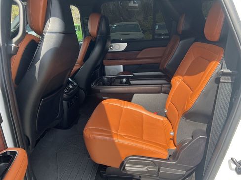 Used 2020 Lincoln Navigator L Reserve w/ Luxury Package image 19