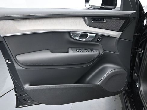 New 2026 Volvo XC90 B6 Ultra w/ Protection Package image 23