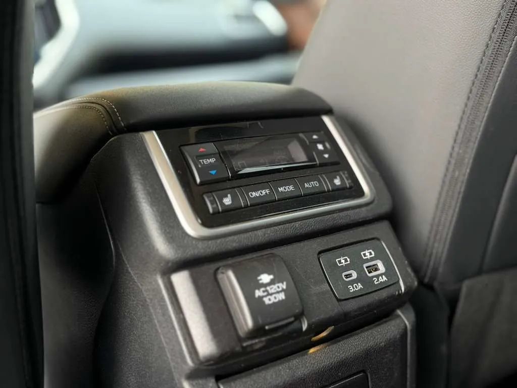 Used 2023 Subaru Ascent Touring AWD/4WD image 40