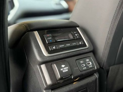 Used 2023 Subaru Ascent Touring AWD/4WD image 40