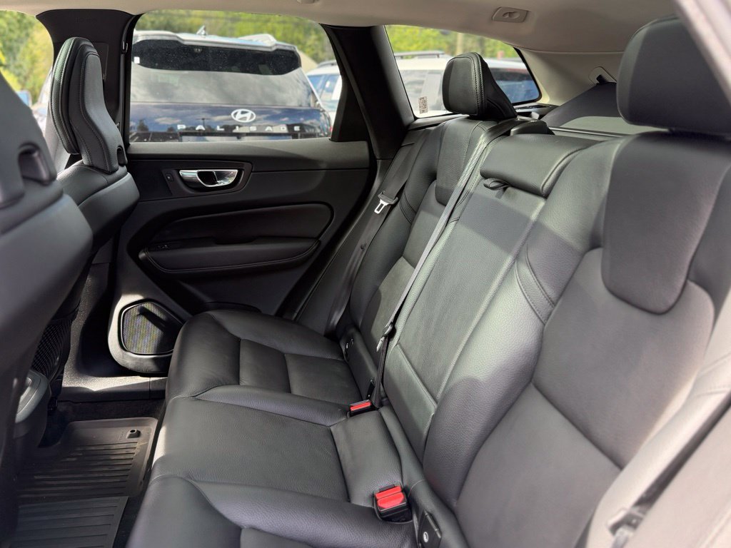 Used 2023 Volvo XC60 B5 Plus w/ Climate Package AWD/4WD image 6