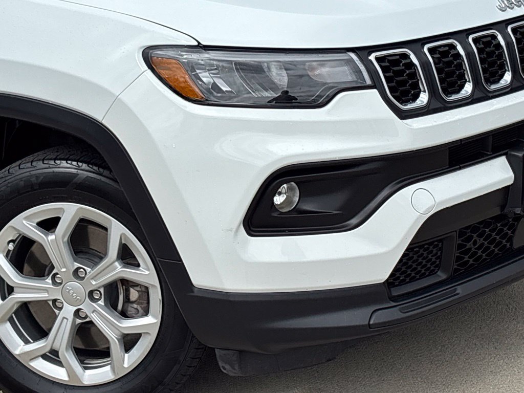 Used 2024 Jeep Compass Latitude AWD/4WD image 7