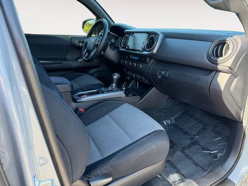 Used 2021 Toyota Tacoma TRD Off-Road w/ Technology Package AWD/4WD image 26