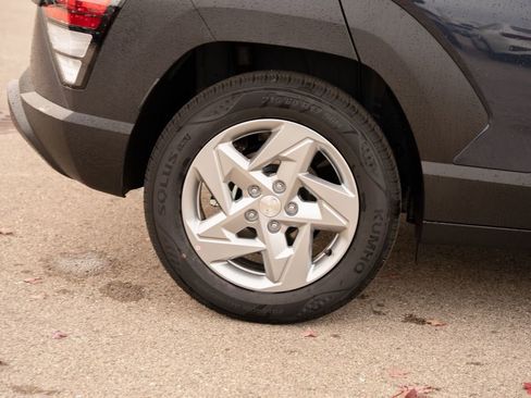 New 2026 Hyundai Kona SE image 9