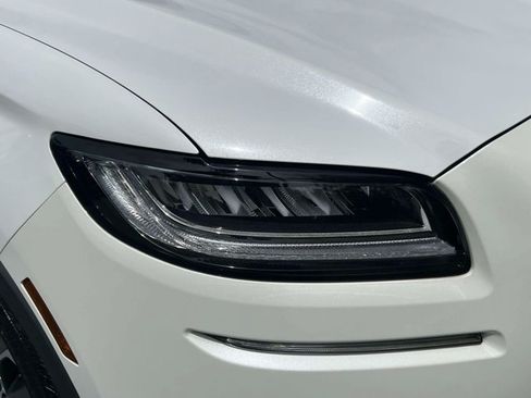 Used 2023 Lincoln Nautilus Reserve AWD/4WD image 13