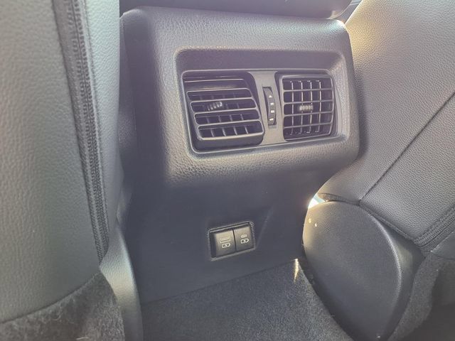 Used 2025 Toyota Camry SE FWD image 43