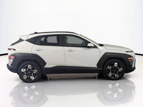 Used 2025 Hyundai Kona SEL FWD image 4