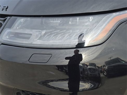 Used 2018 Land Rover Range Rover Sport HSE Dynamic image 35