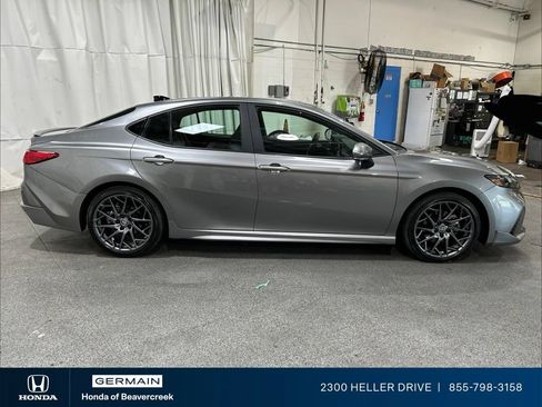 Used 2025 Toyota Camry XSE FWD image 9