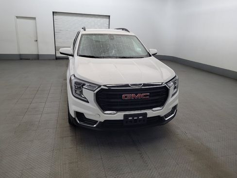 Used 2023 GMC Terrain SLE w/ Driver Convenience Package FWD image 14