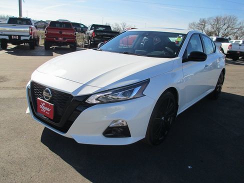 Used 2022 Nissan Altima 2.5 SR w/ Midnight Edition Package image 9