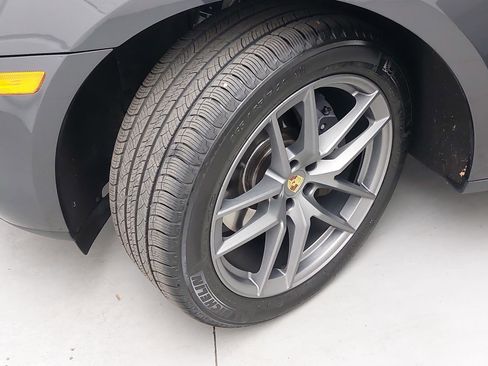 Used 2025 Porsche Macan image 33