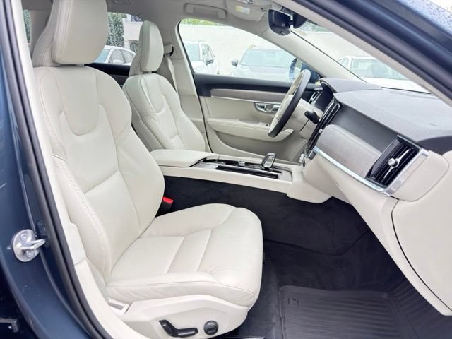 Used 2025 Volvo V90 B6 Cross Country Plus w/ Protection Package Premier AWD/4WD image 24