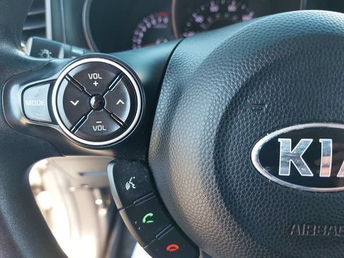 Used 2019 Kia Soul w/ Convenience Package FWD image 14