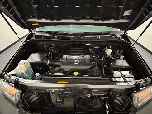Used 2011 Toyota Sequoia Limited AWD/4WD image 19