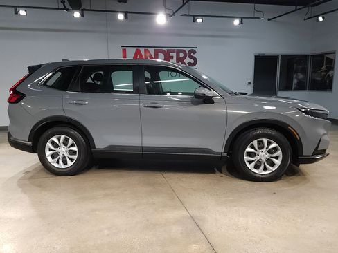 Used 2024 Honda CR-V LX image 8