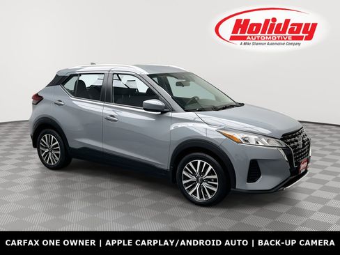 Used 2023 Nissan Kicks SV image 1