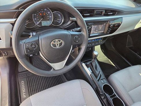 Used 2016 Toyota Corolla LE FWD image 10