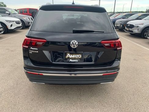 Used 2020 Volkswagen Tiguan SE w/ Panoramic Sunroof Package FWD image 4