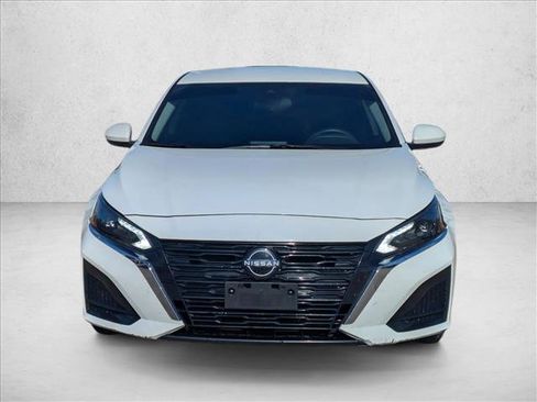 Used 2023 Nissan Altima 2.5 S image 2