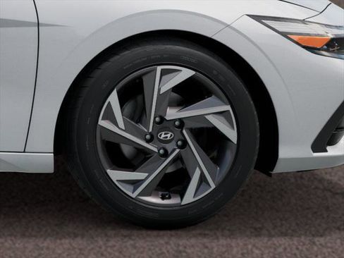 New 2025 Hyundai Elantra SEL FWD image 8