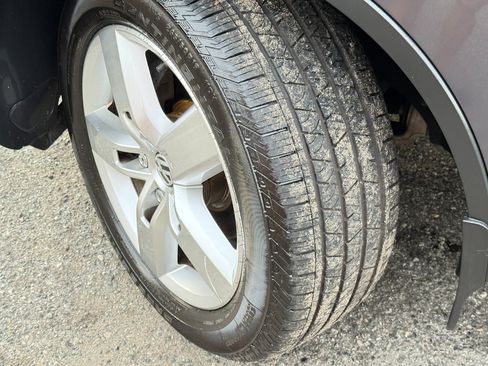 Used 2012 Volkswagen Touareg VR6 image 82