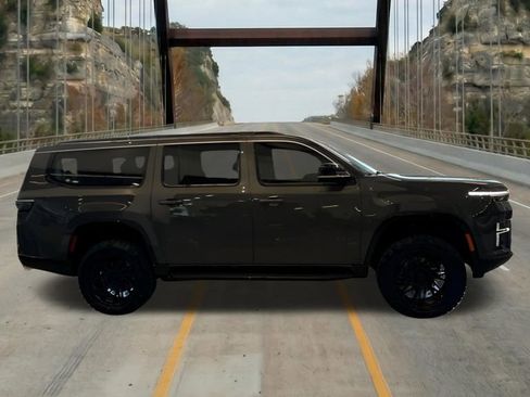 New 2026 Jeep Grand Wagoneer L 4WD image 8