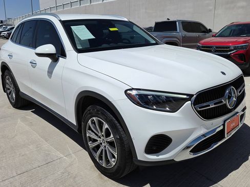 Used 2024 Mercedes-Benz GLC 300 4MATIC image 2