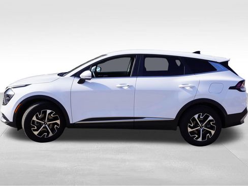 Certified 2023 Kia Sportage EX image 9