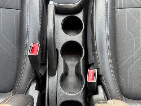 Used 2020 Chevrolet Trax LT w/ Sun & Sound Package image 21