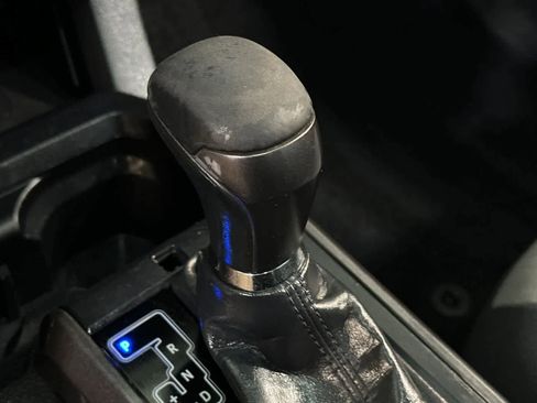 Used 2020 Toyota Tacoma TRD Off-Road AWD/4WD image 27