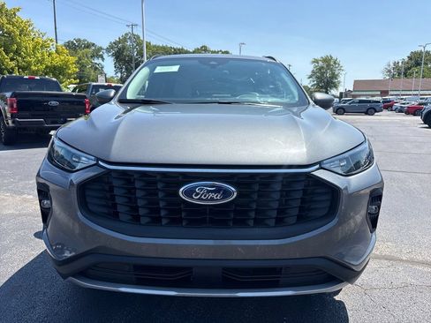 Used 2024 Ford Escape SE FWD image 3