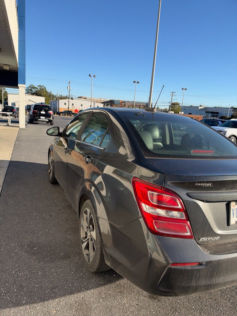 Used 2019 Chevrolet Sonic Premier FWD image 9