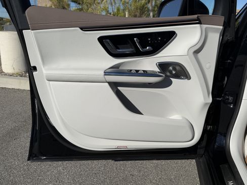 New 2026 Mercedes-Benz EQE 320 4MATIC SUV image 15