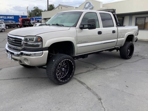 Used 2006 GMC Sierra 2500 SLE w/ Onstar Plus Package AWD/4WD image 26