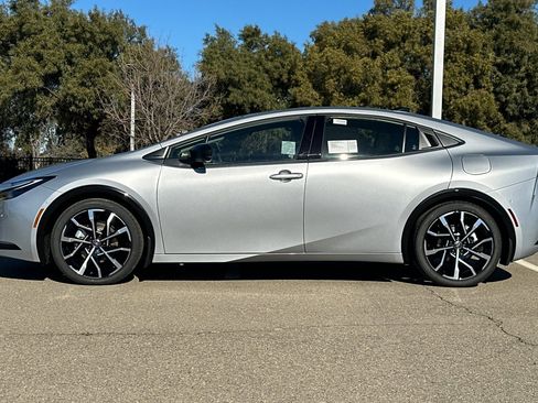 New 2026 Toyota Prius XSE Premium image 9