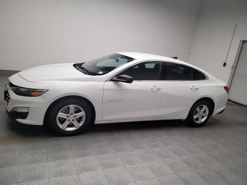 Used 2024 Chevrolet Malibu LS FWD image 2