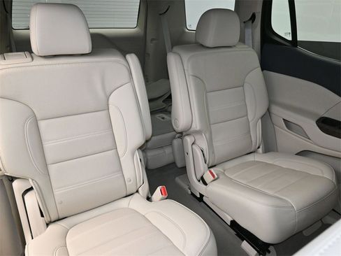 Used 2023 GMC Acadia Denali image 12