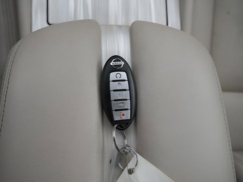 Used 2015 Nissan Murano Platinum w/ Platinum Technology Package FWD image 39