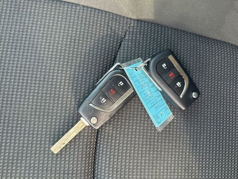 Used 2024 Toyota RAV4 LE image 33