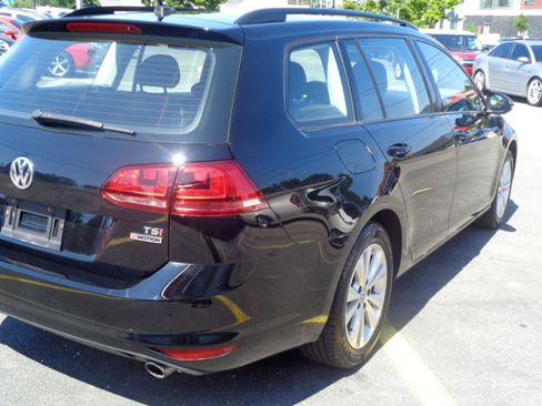 Used 2017 Volkswagen Golf S AWD/4WD image 19