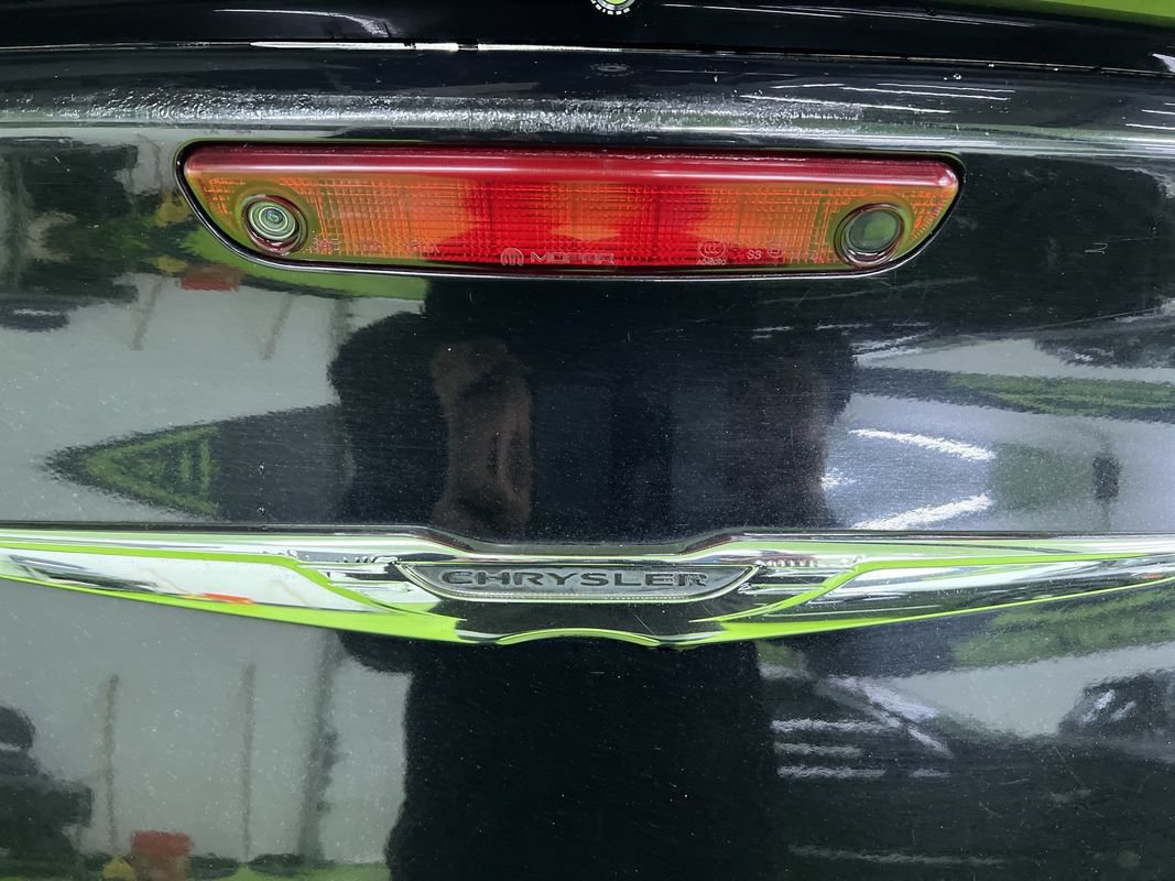 Used 2018 Chrysler 300 S RWD image 12
