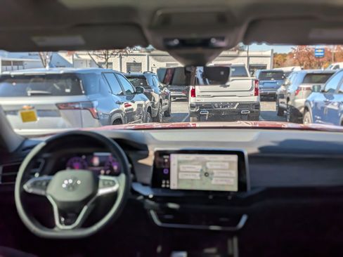 Used 2025 Volkswagen Atlas SEL Premium R-Line image 19