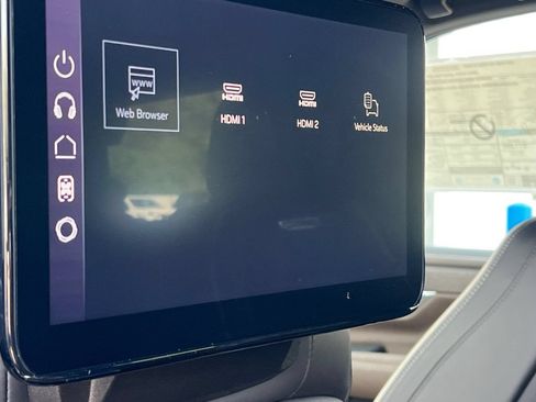 New 2026 GMC Yukon Denali Ultimate AWD/4WD image 12