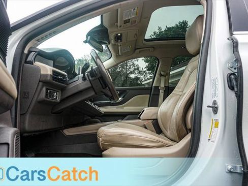 Used 2020 Lincoln Corsair AWD w/ Premium Package image 16