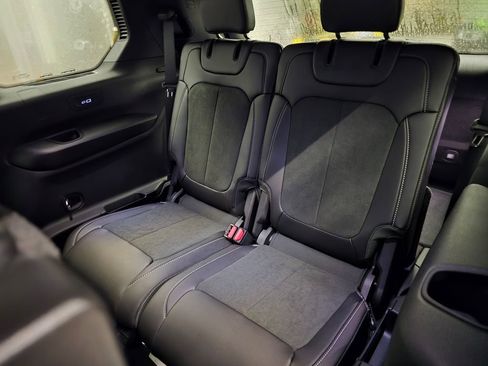 New 2026 Jeep Grand Cherokee L 4WD image 32