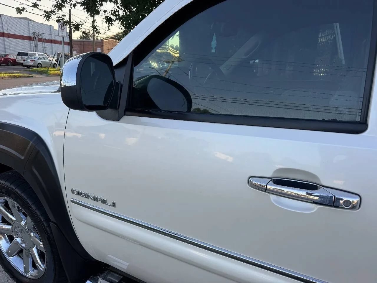 Used 2011 GMC Sierra 1500 Denali AWD/4WD image 14
