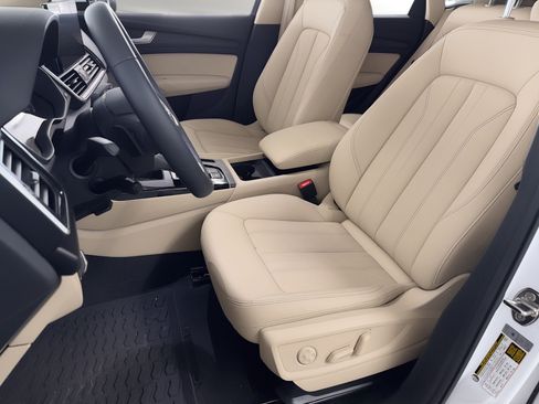 Used 2023 Audi Q5 2.0T Premium AWD/4WD image 5