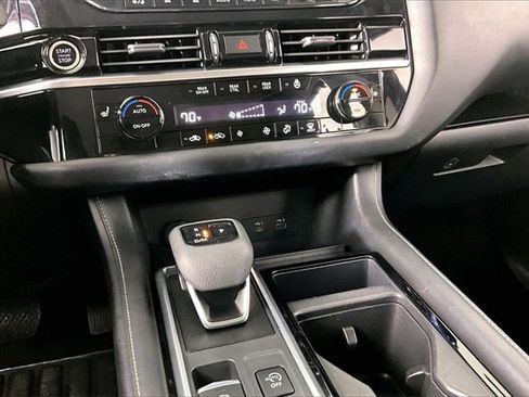 Used 2023 Nissan Pathfinder SL w/ Lighting Package (N92) image 9