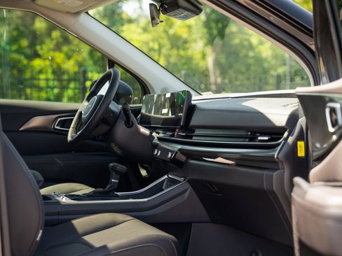 New 2026 Kia Carnival SX FWD image 10